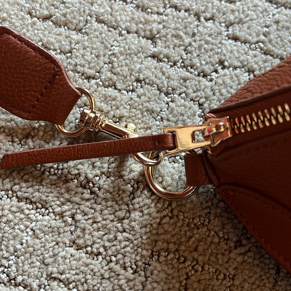 Universal Thread Crossbody - Picture 2 of 4